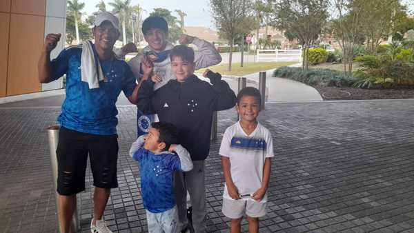 CRUZEIRO MOVIMENTA TORCEDORES NOS EUA! Emoção e encontros marcantes na preparação da Raposa!