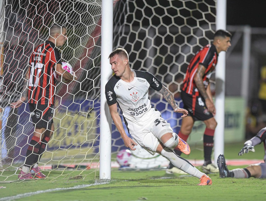 Alívio no Barradão: Corinthians marca gol no fim, vence o Vitória e se afasta do Z-4