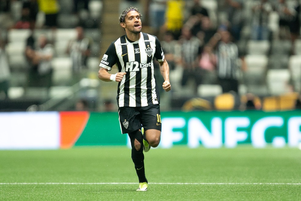 Gustavo Scarpa foi o autor da vitória do Atlético contra o Athletico — Foto: Fernando Moreno/AGIF