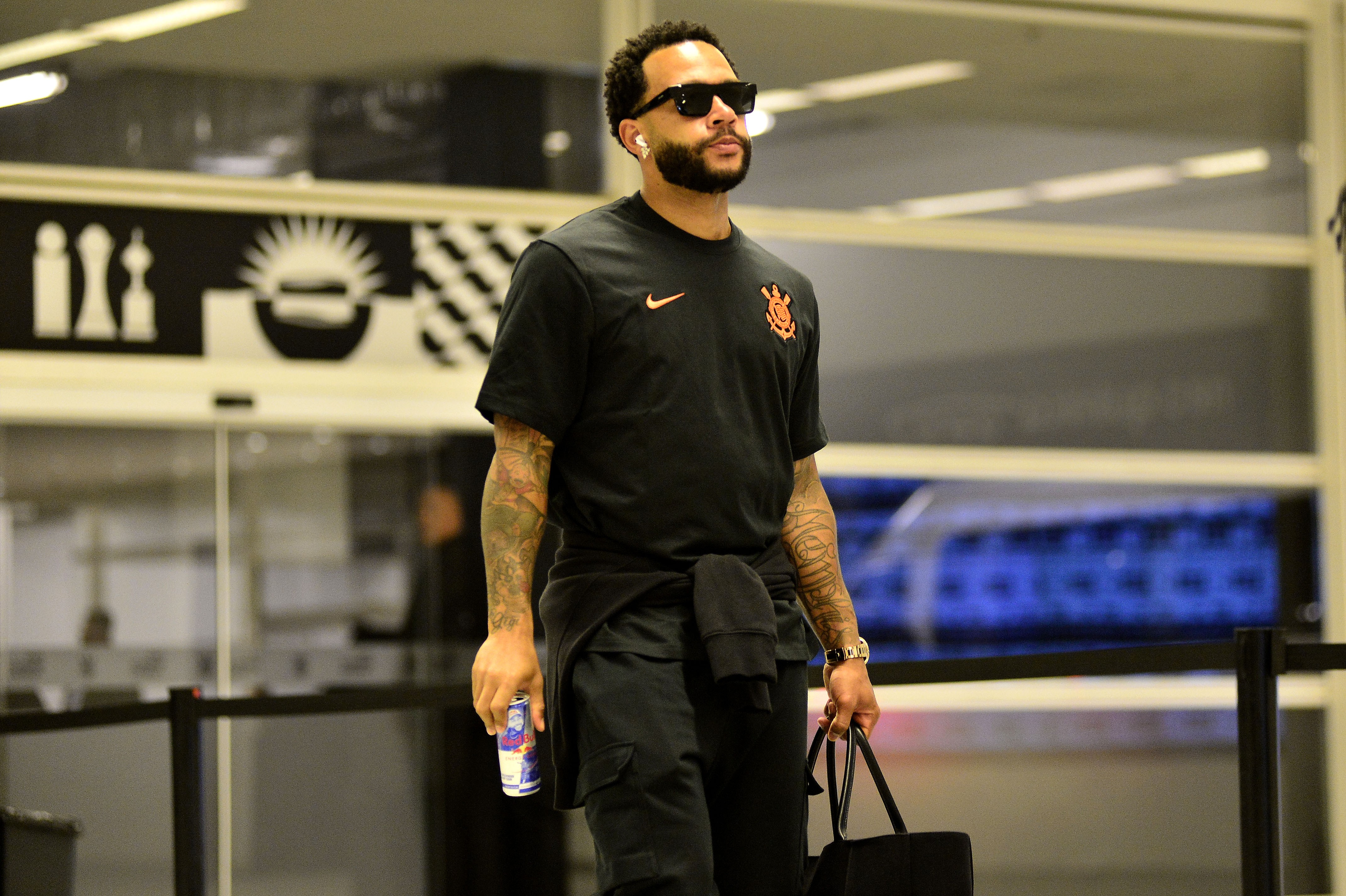 Não vai se mudar? Memphis, do Corinthians, contesta mudança para condomínio de estrelas e revela motivos pessoais