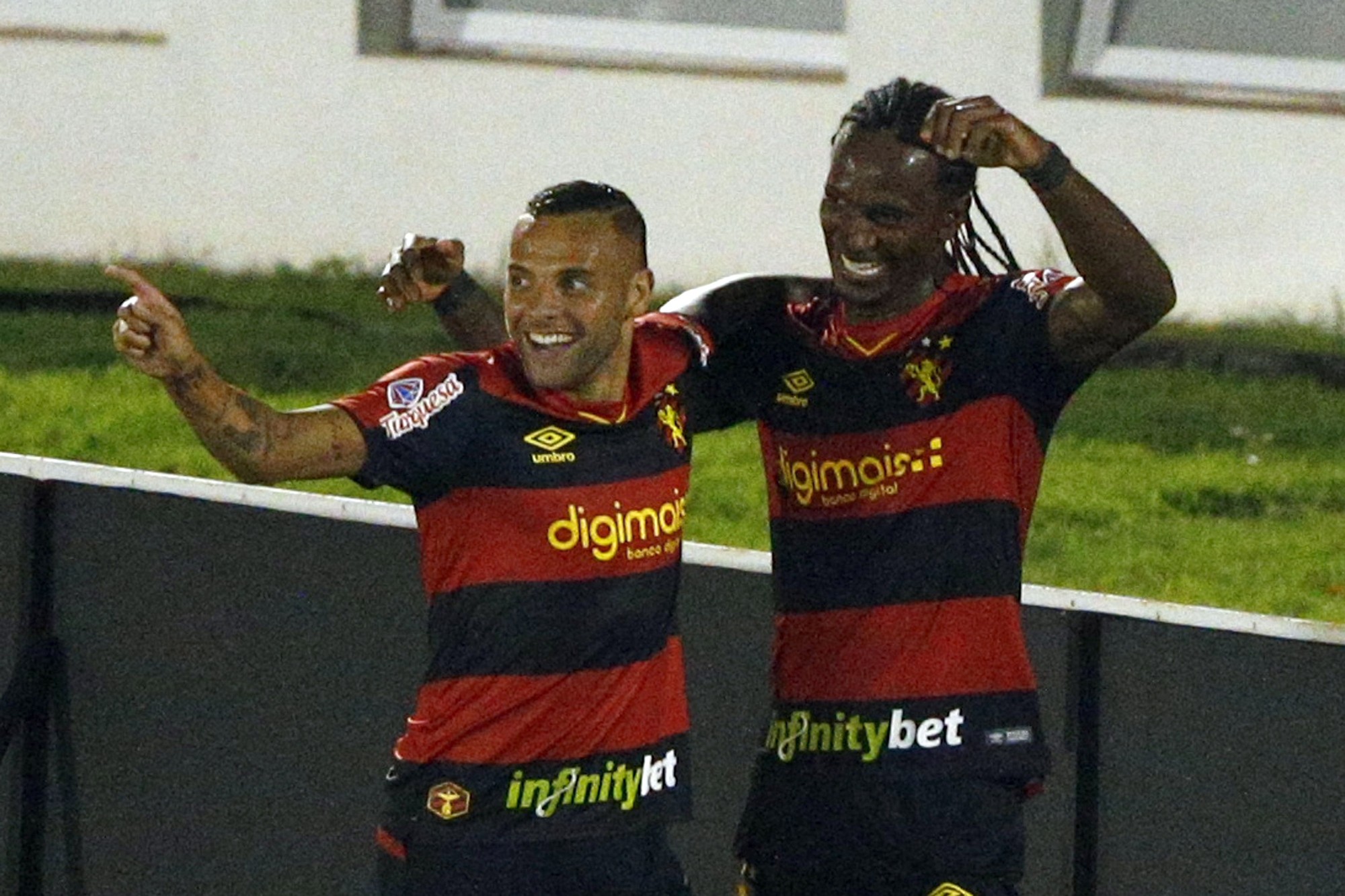 Acesso encaminhado e show de artilheiro: lembre a última vitória do Sport fora sobre o Botafogo-SP