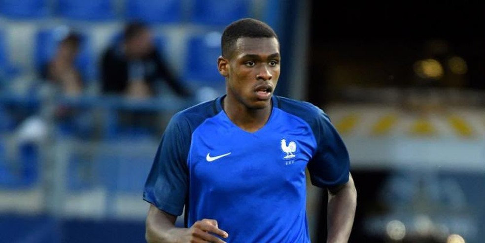 Issa Diop playing for the French national team — Photo: Reproduction
