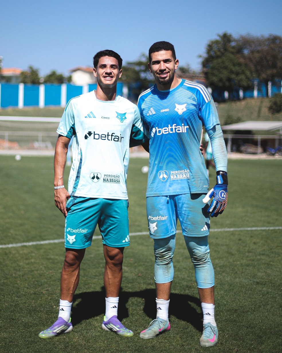 Murilo Rhikman e Léo Aragão renovaram contrato com o Cruzeiro