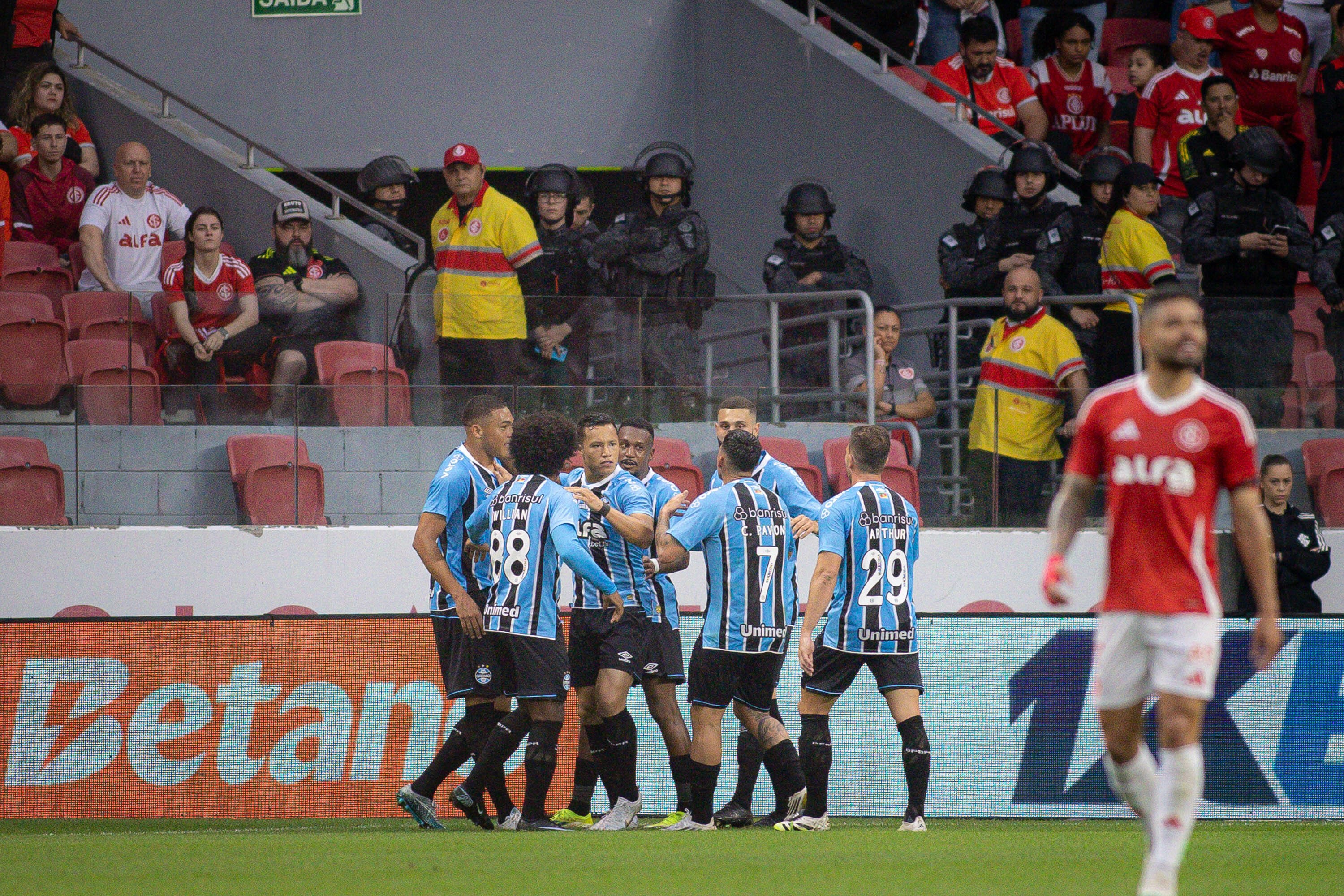 Atuações do Grêmio: Estreante Willian se destaca em vitória no Beira-Rio; notas.