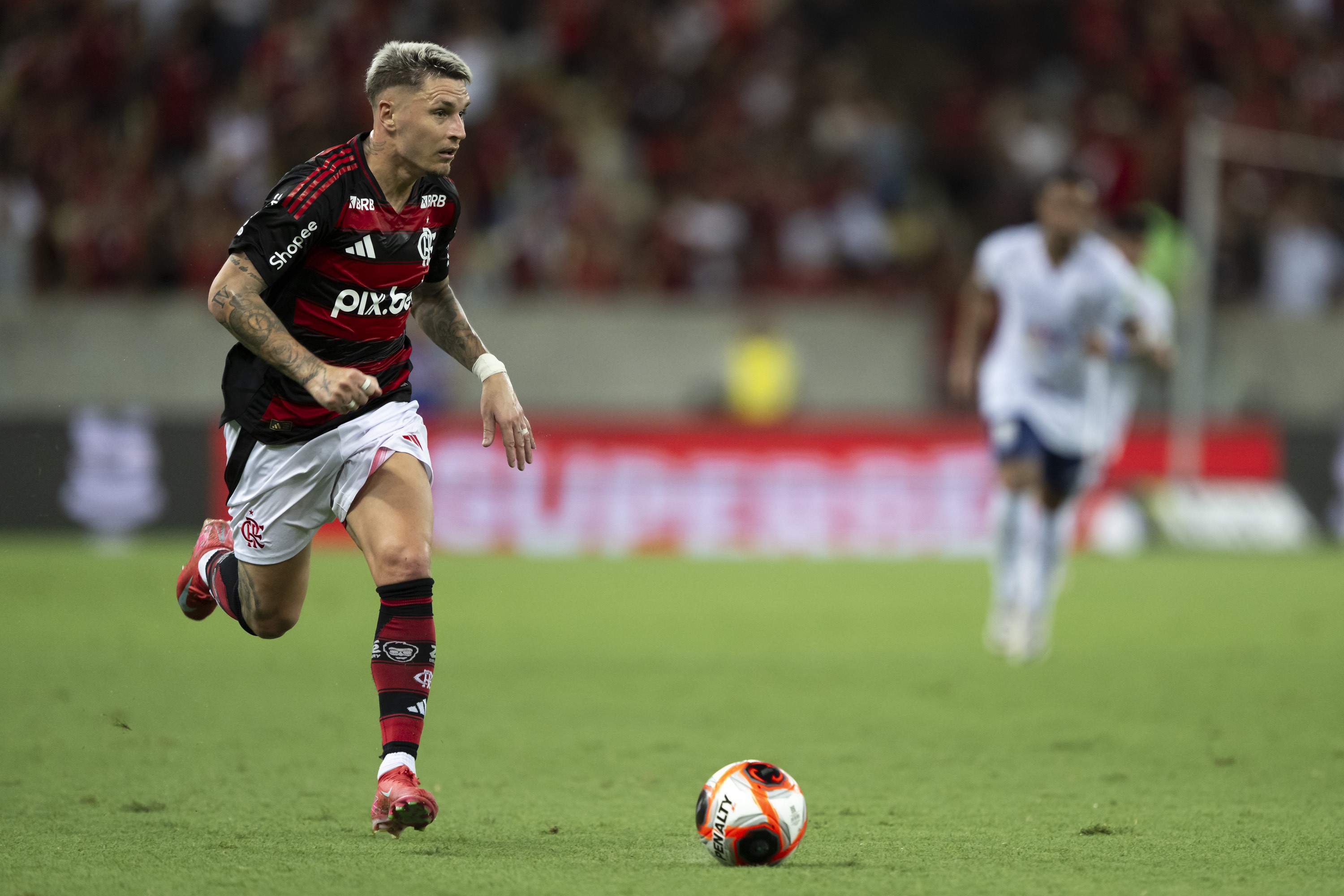 MOVIMENTAÇÃO NOS BASTIDORES! Flamengo define prioridades e futuro de peças-chave!