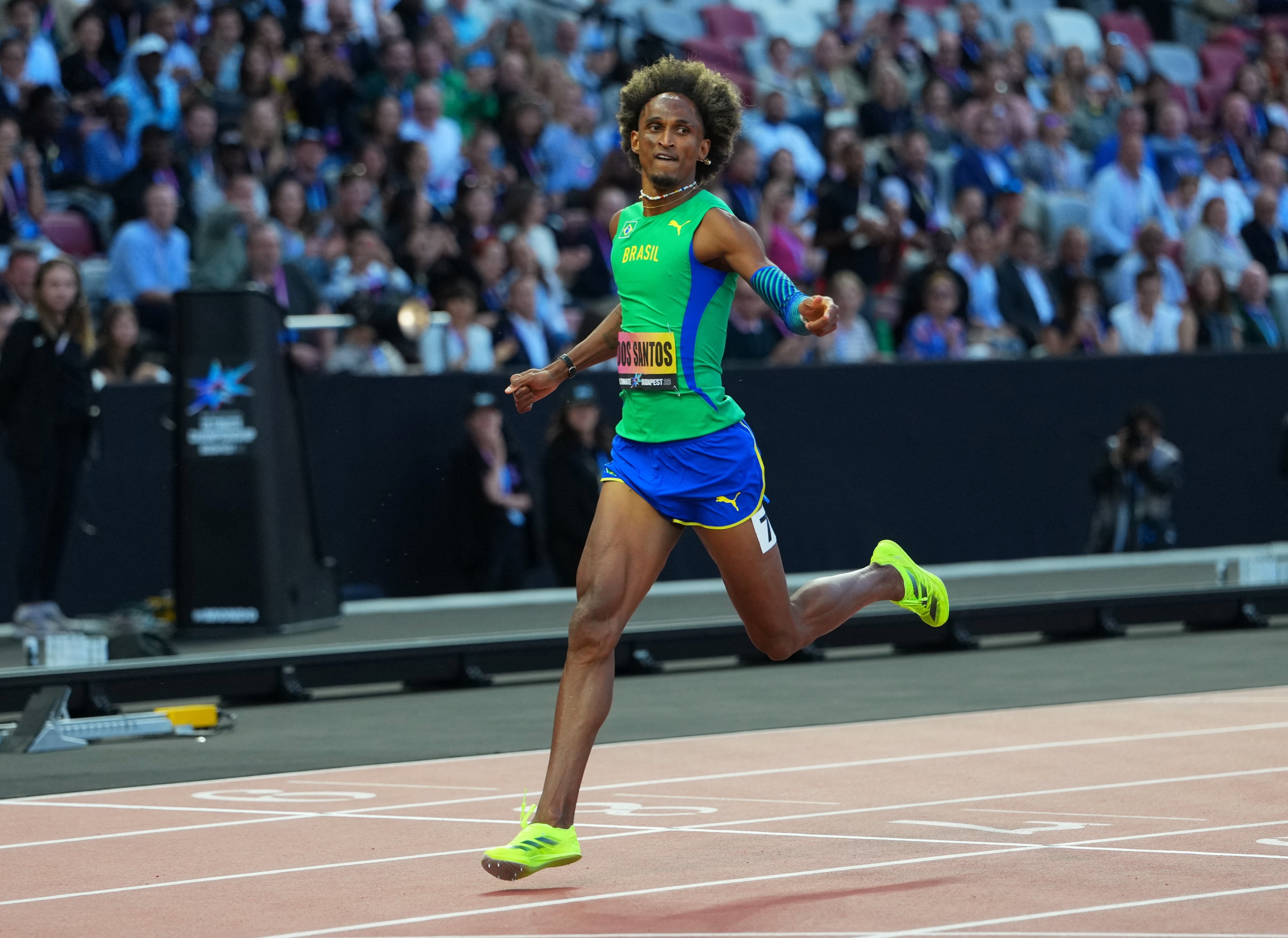 Alison dos Santos é campeão do Mundial de Atletismo Ultimate e mantém invencibilidade na temporada