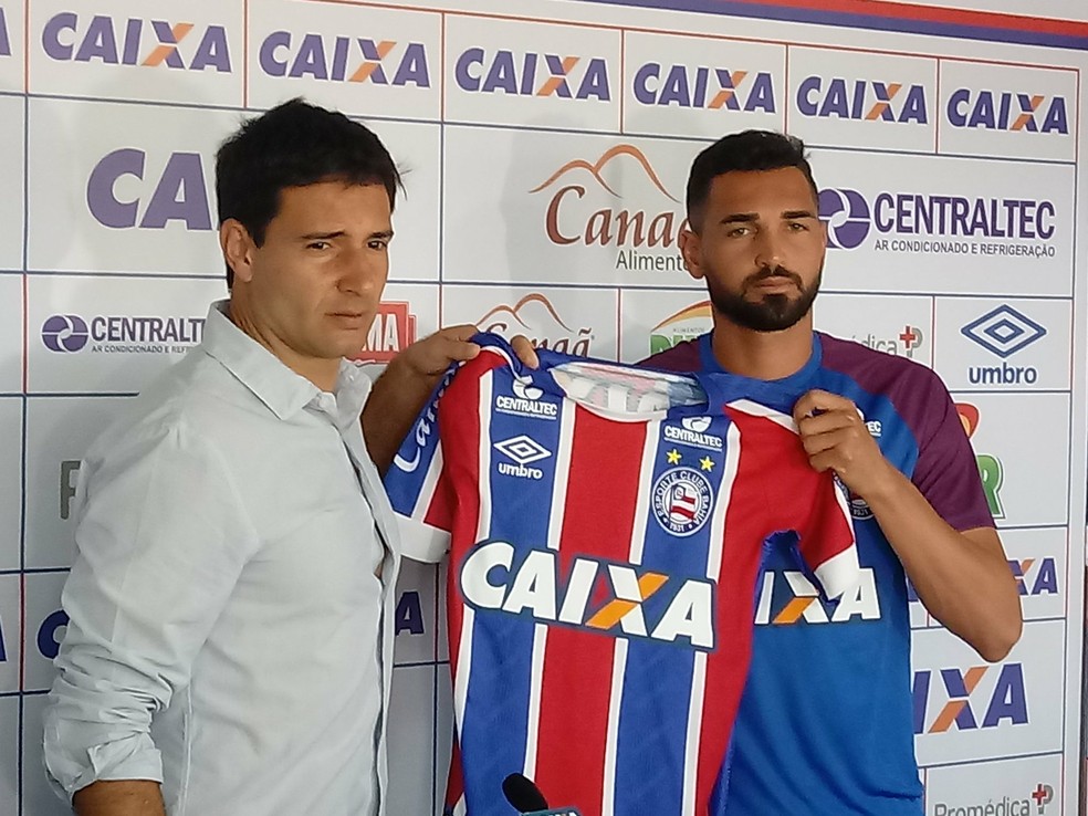 Bahia encaminha contratação de atacante da Chapecoense - BAHIA NO AR