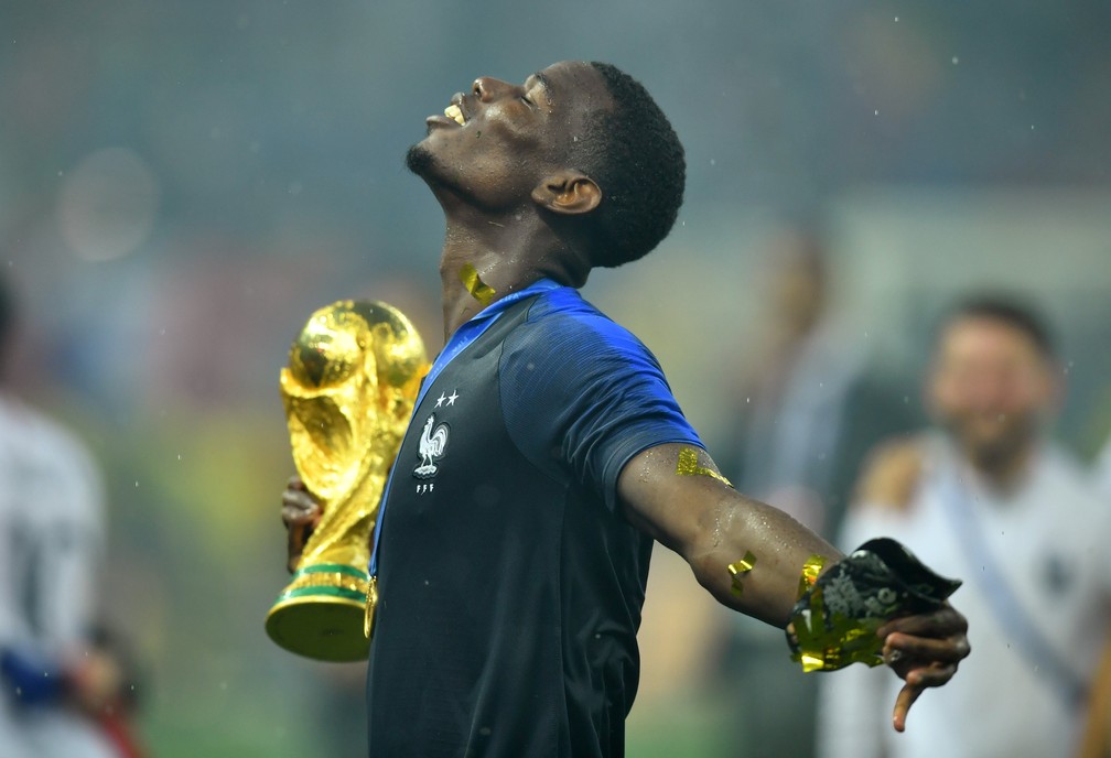 Franceses realizam sonho de erguer a taça da Copa do Mundo; Fotos, Copa do  Mundo