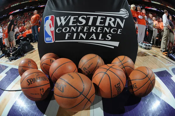 NBA vai mudar sua bola oficial a partir da temporada de 2021/22 - Gazeta  Esportiva
