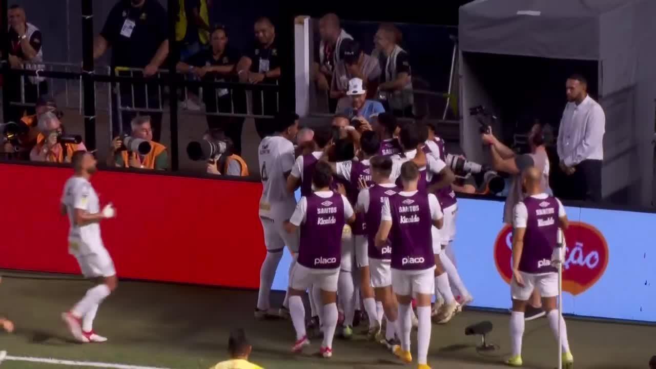 Guilherme comemora gol do Santos contra o Noroeste