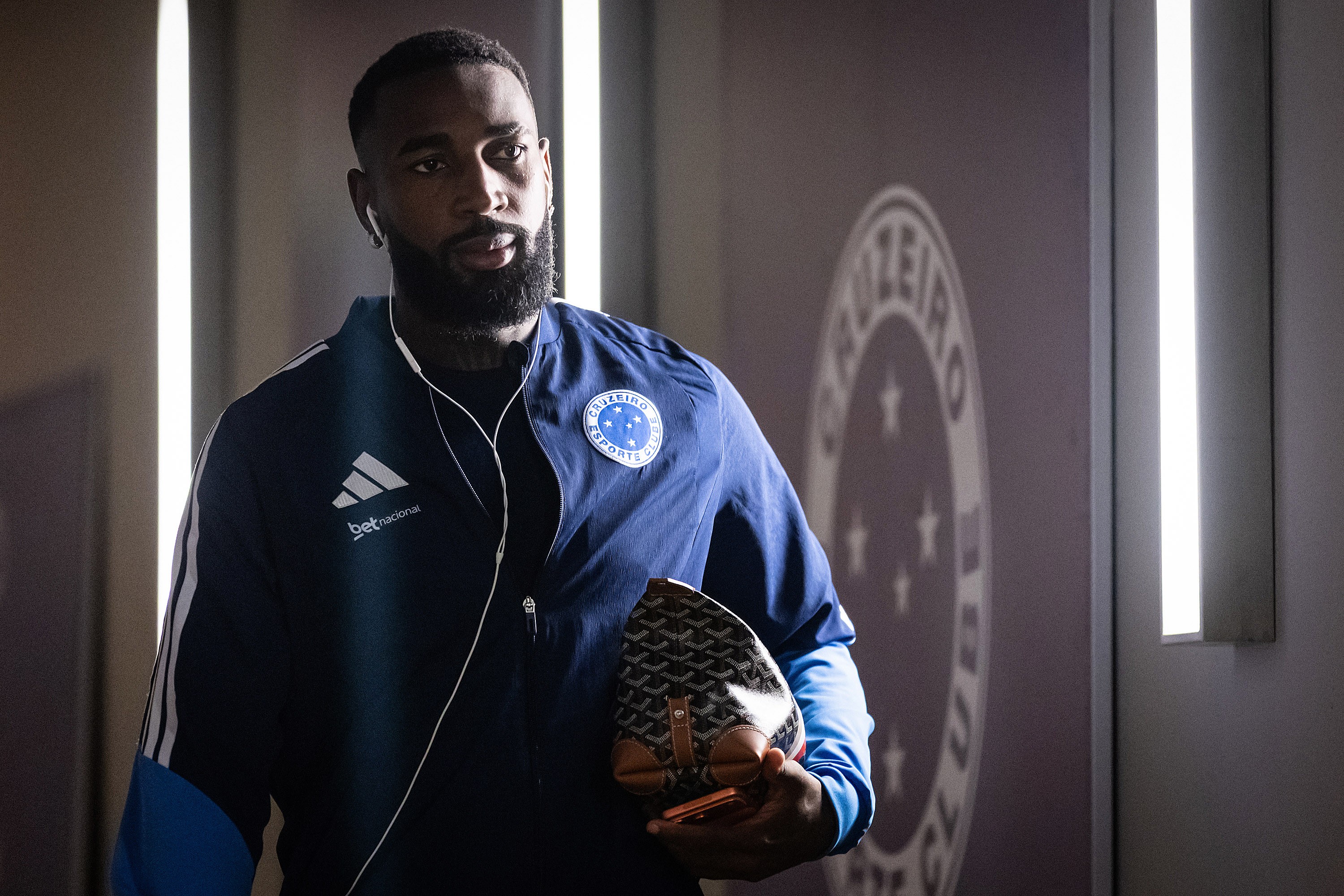 Desfalques em série: Cruzeiro enfrenta crise de lesões e ajusta elenco para próxima partida