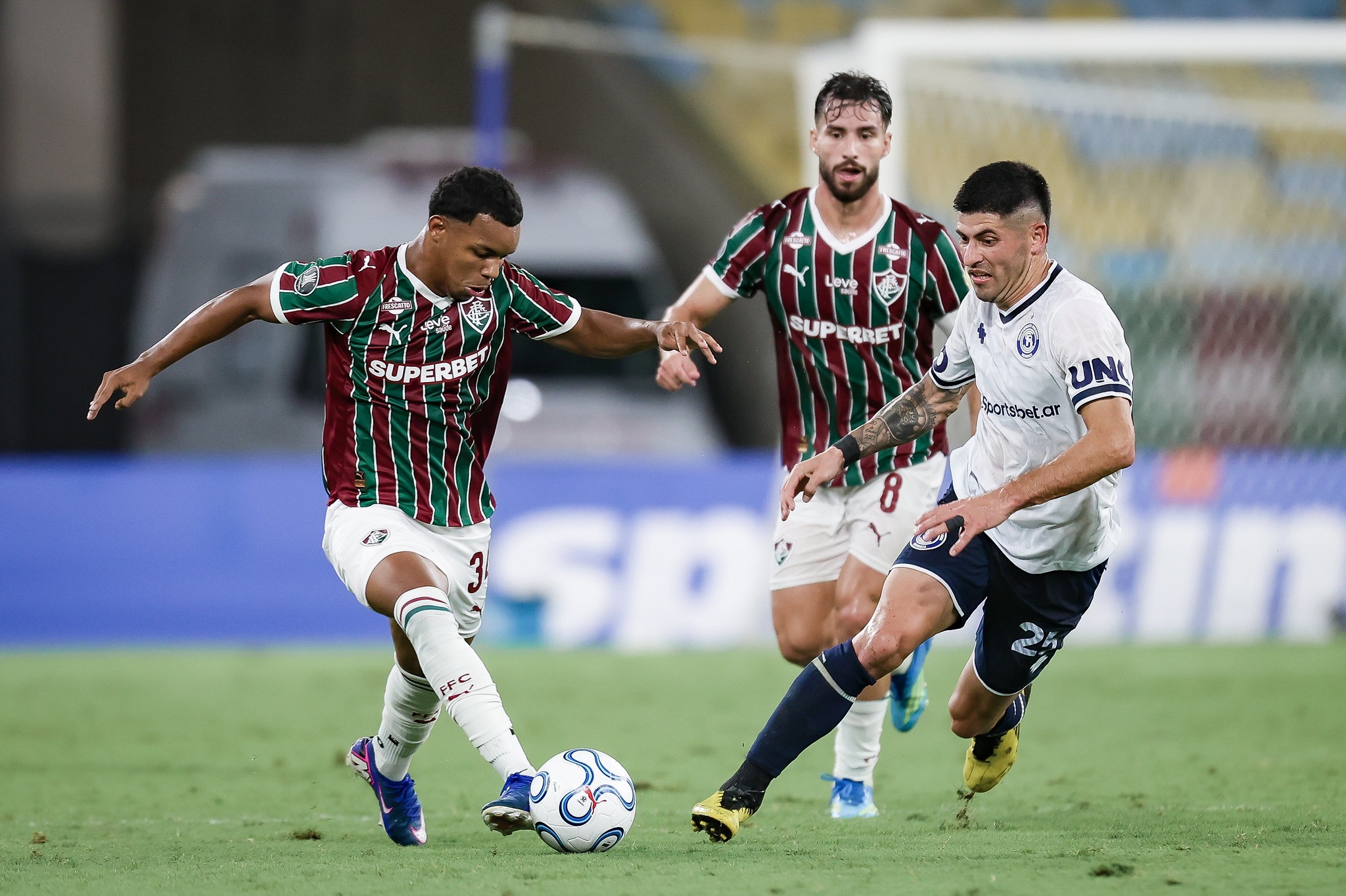 Wesley Natã faz sua estreia pelo Fluminense em derrota na Libertadores sob comando de Zubeldía