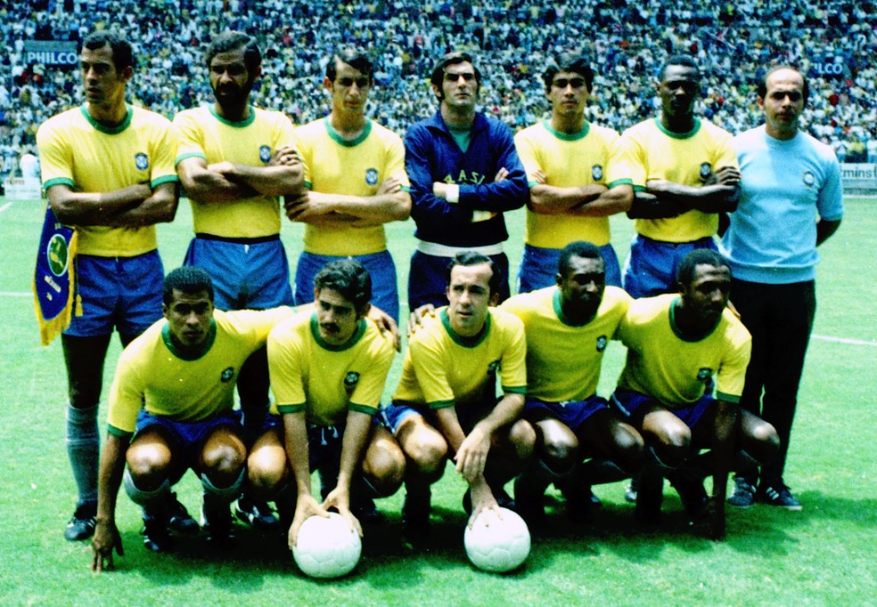 Seleção de 70 em campo