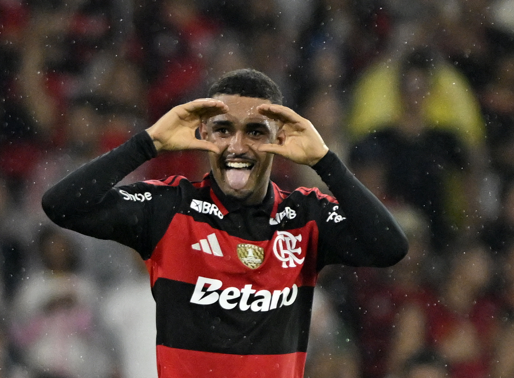 Flamengo divulga balaço financeiro de 2025 e mostra investimento recorde em contratações e venda histórica!i