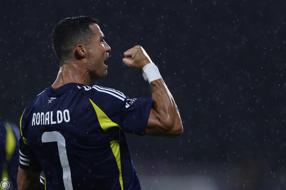 Cristiano Ronaldo comemora gol na vit&oacute;ria do Al-Nassr na semifinal da Supercopa Saudita &mdash; Foto: Divulga&ccedil;&atilde;o/Al-Nassr