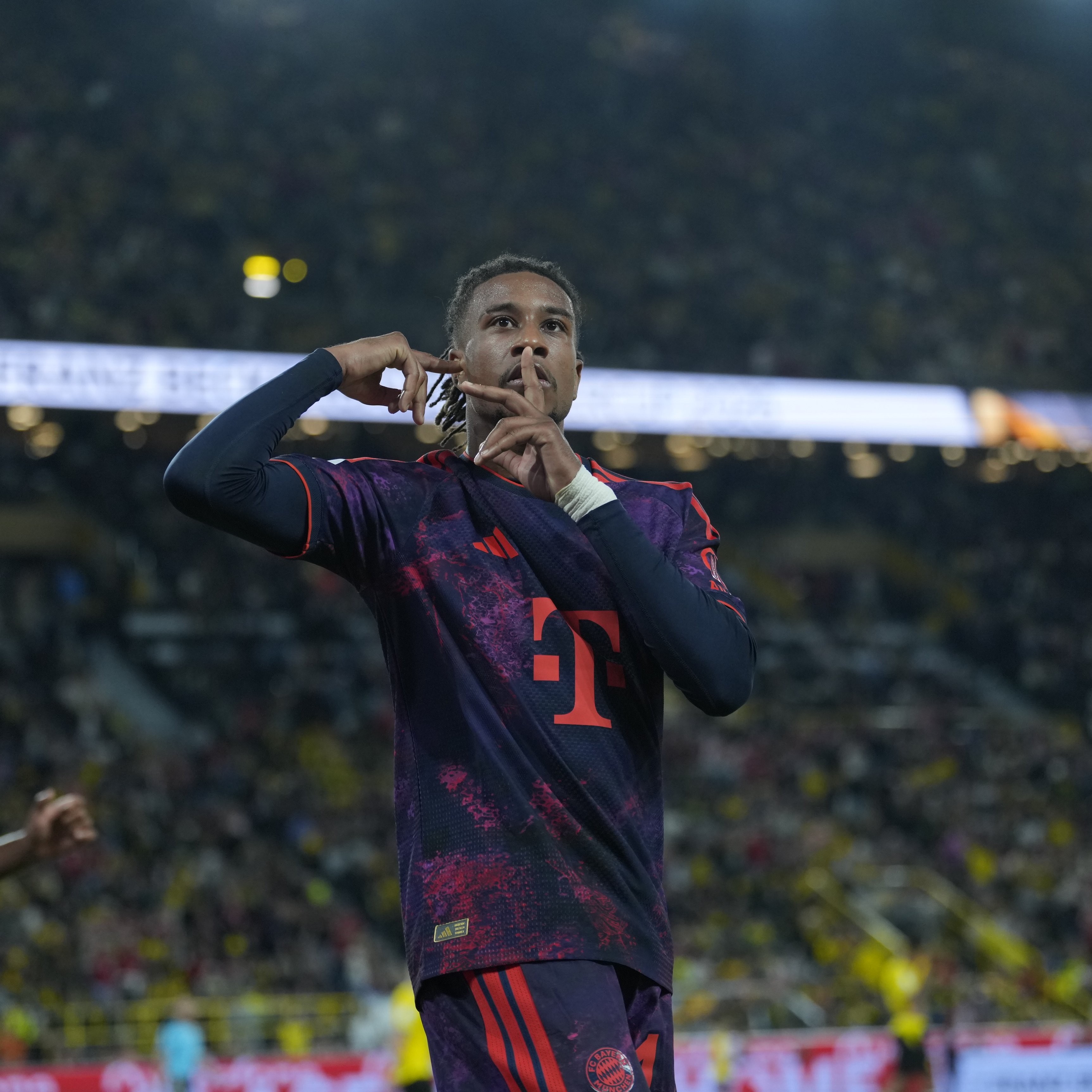 Com golaço de Olise, Bayern vence o Borussia Dortmund e é campeão da Supercopa da Alemanha; veja