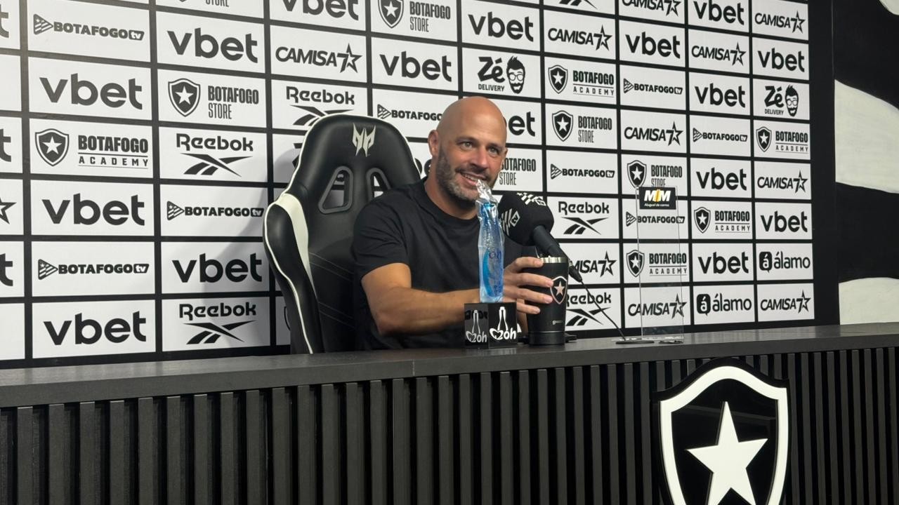 Franclim explica ausência de Danilo em jogo de Botafogo: "Ele disse que não estava com cabeça"