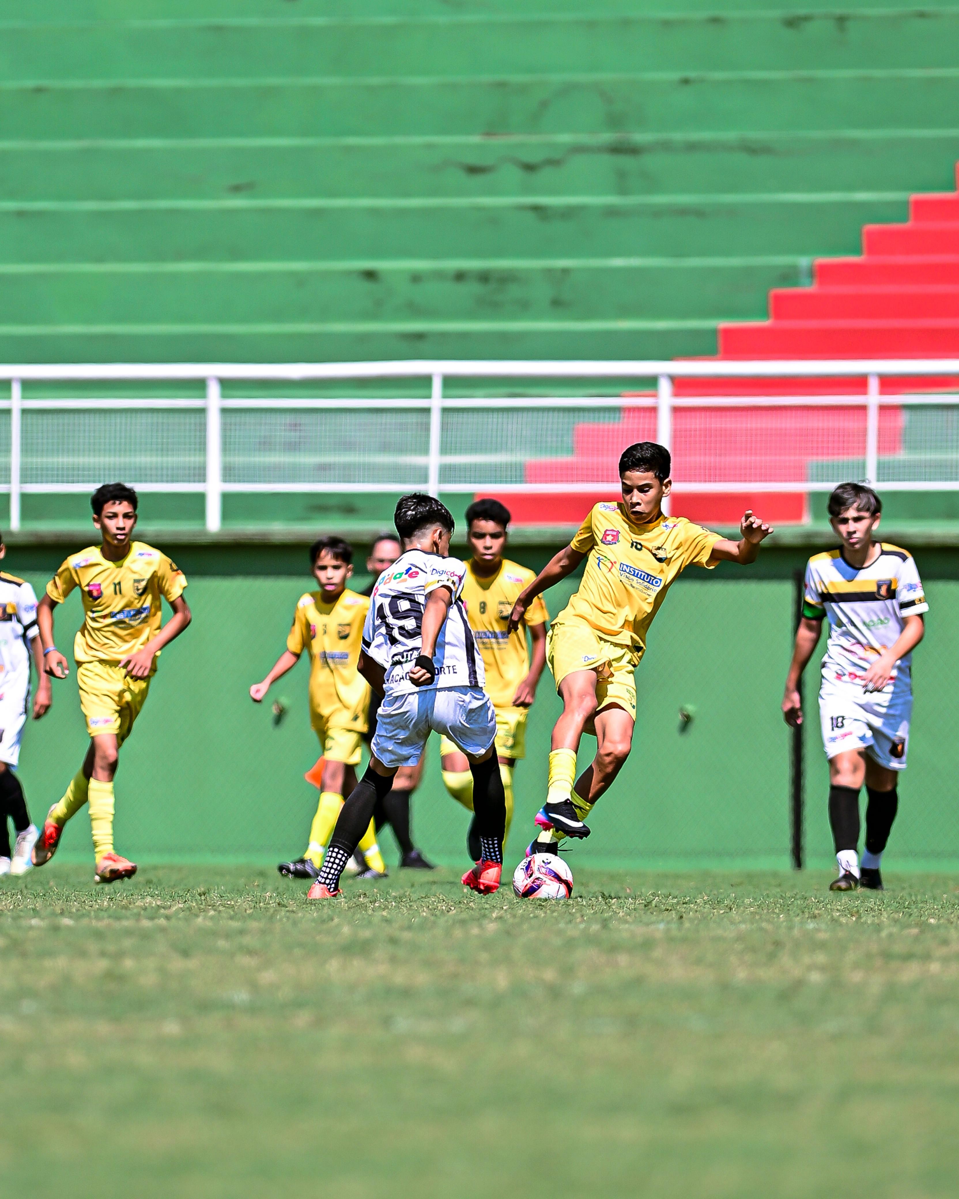 Santa Cruz-AC e Furacão do Norte goleiam e vão decidir título do Campeonato Acreano Sub-13