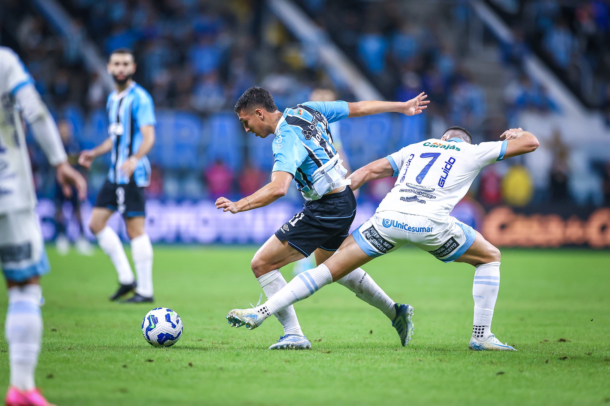 Lesão de Monsalve tira o jogador de campo no Campeonato Brasileiro do Grêmio.