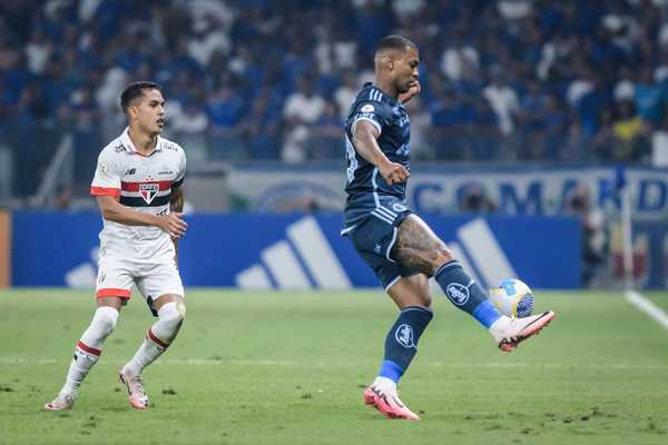 Cruzeiro: Seabra defende Walace e pede paciência com adaptação no clube.