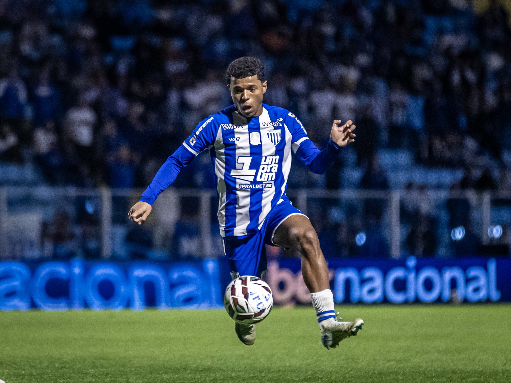 Alvo da Lazio, joia do Avaí lidera lista de jovens com mais participações em gols na temporada