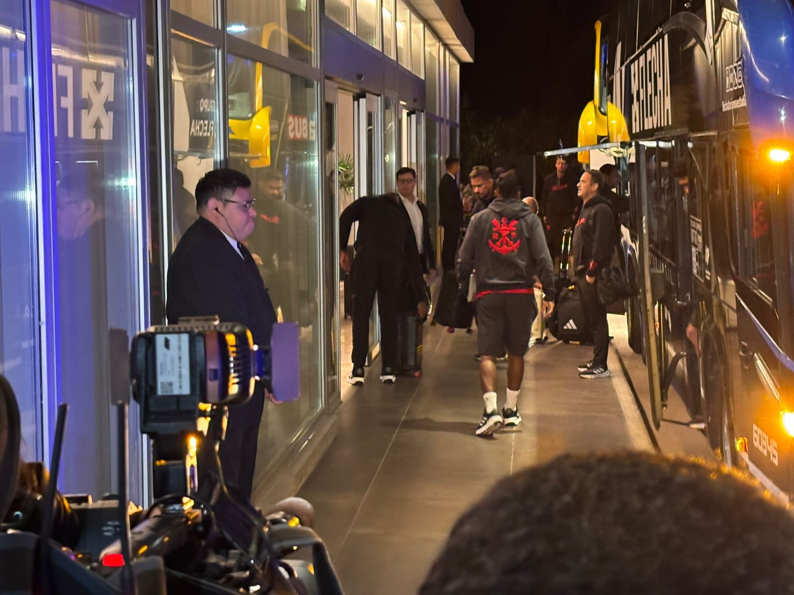 Flamengo chega a Buenos Aires para desafio decisivo contra o Racing: expectativa nas alturas!