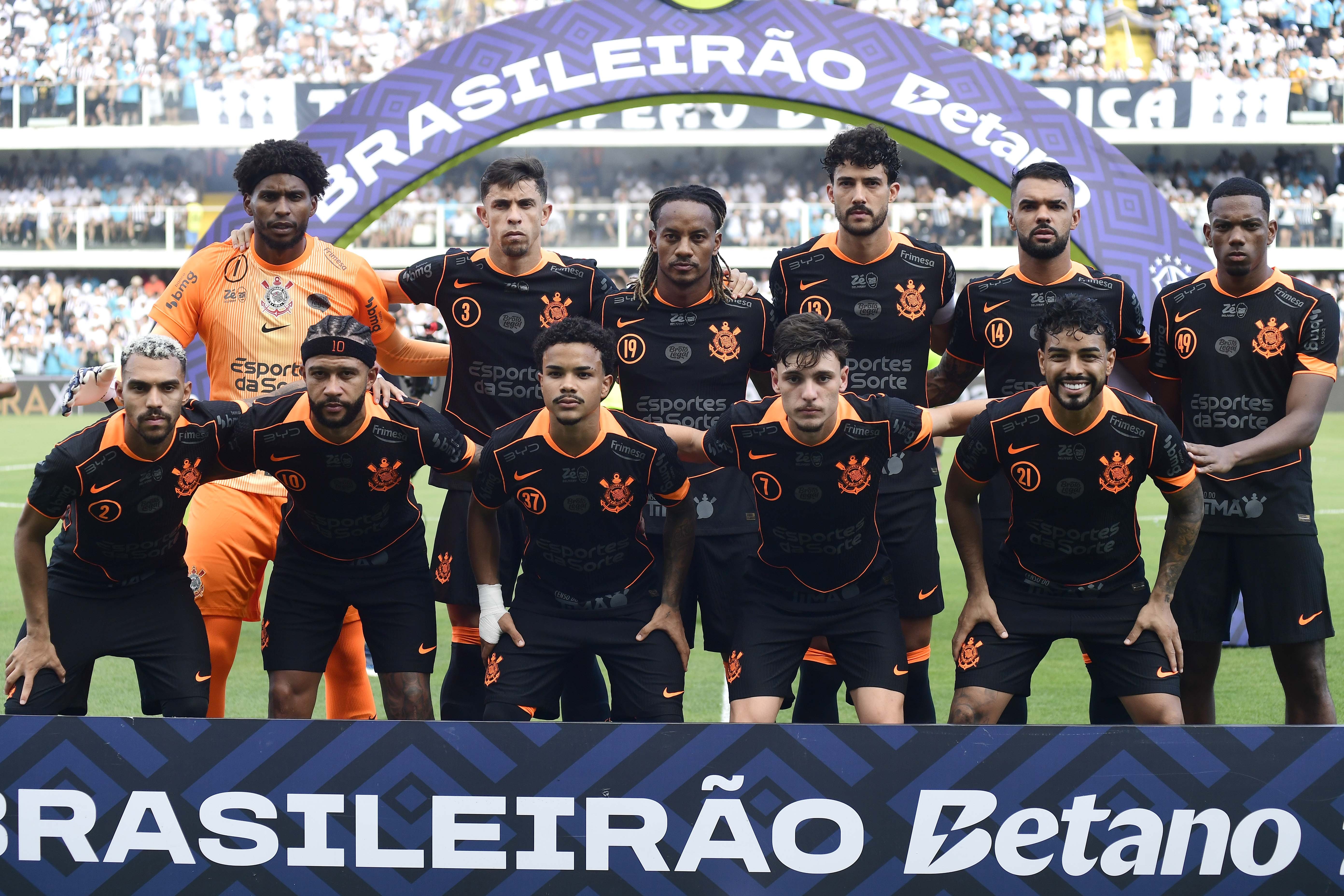 Análise Tática: Kaio César e Memphis Brilham em Clássico e Recebem Altas Notas