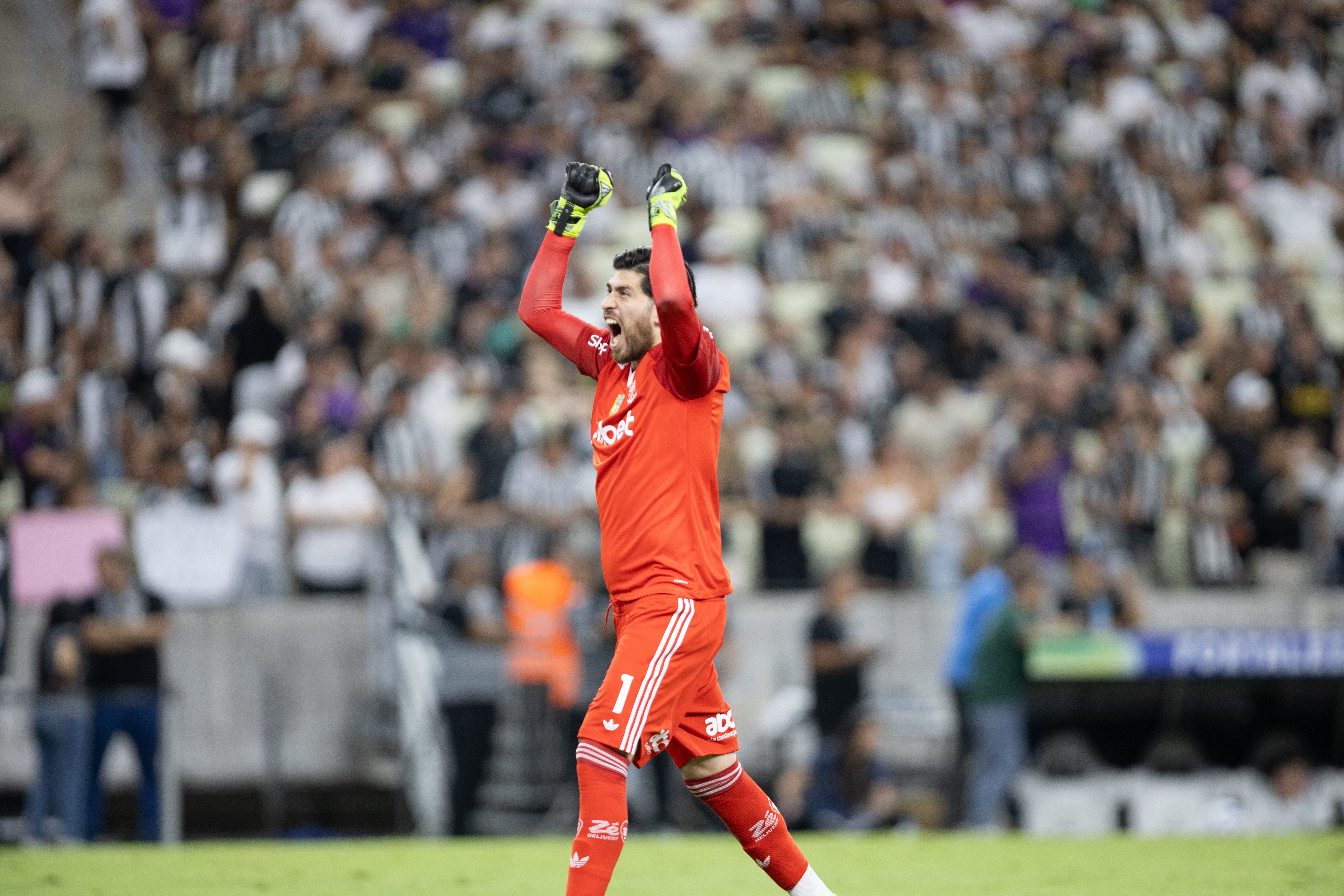 Atuação do Flamengo: Rossi falha em empate com o Ceará; confira as notas.