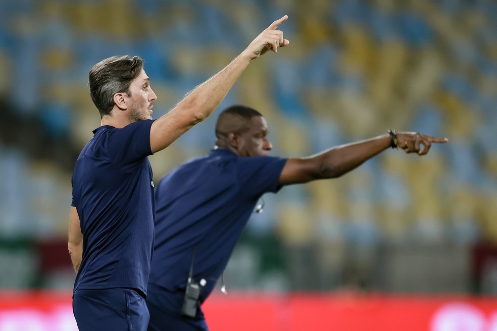 Zubeldía prepara Fluminense para desafio inédito na altitude de La Paz