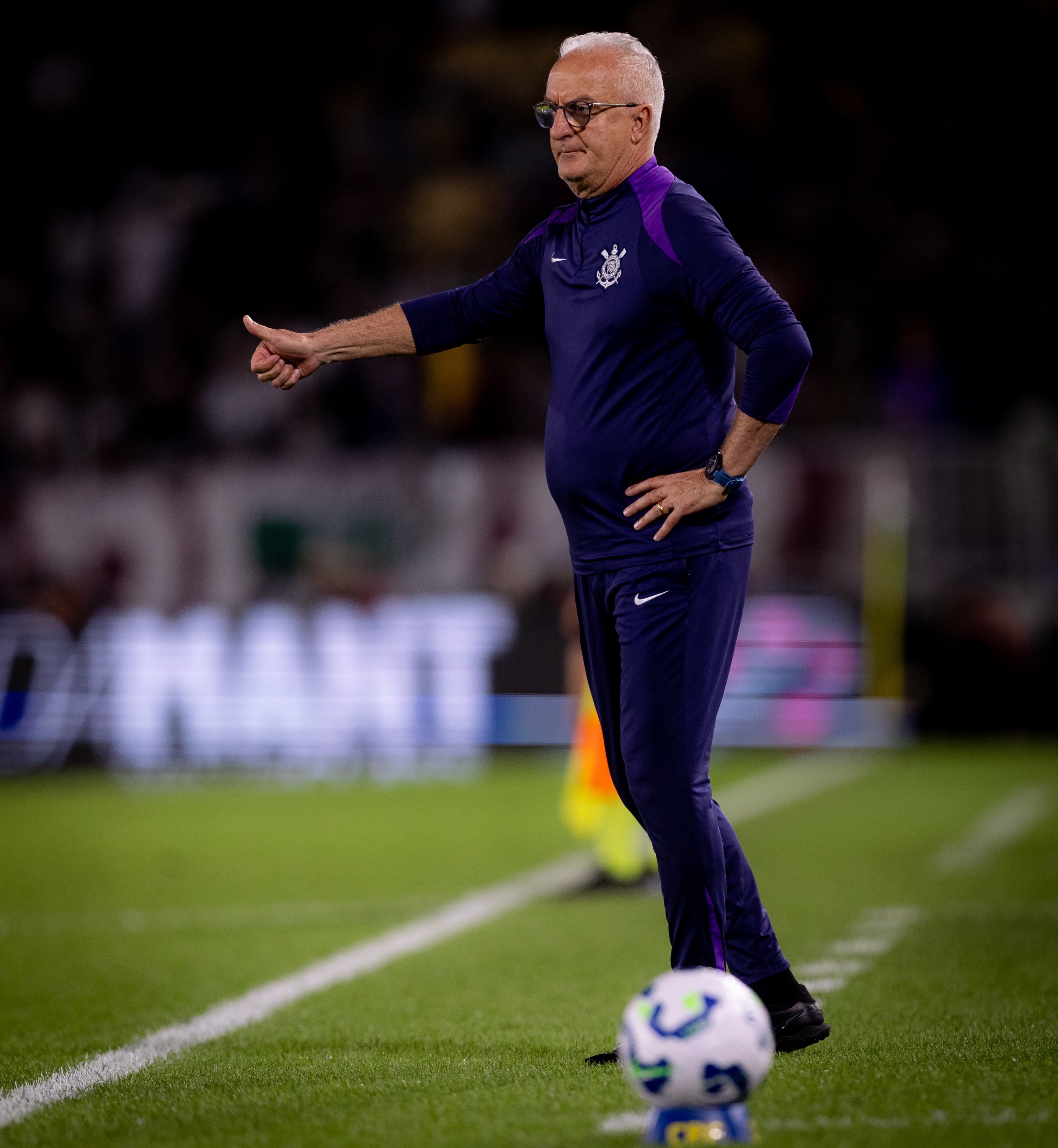 Corinthians desafia o Sport em busca de tabu quebrado e novas sequências