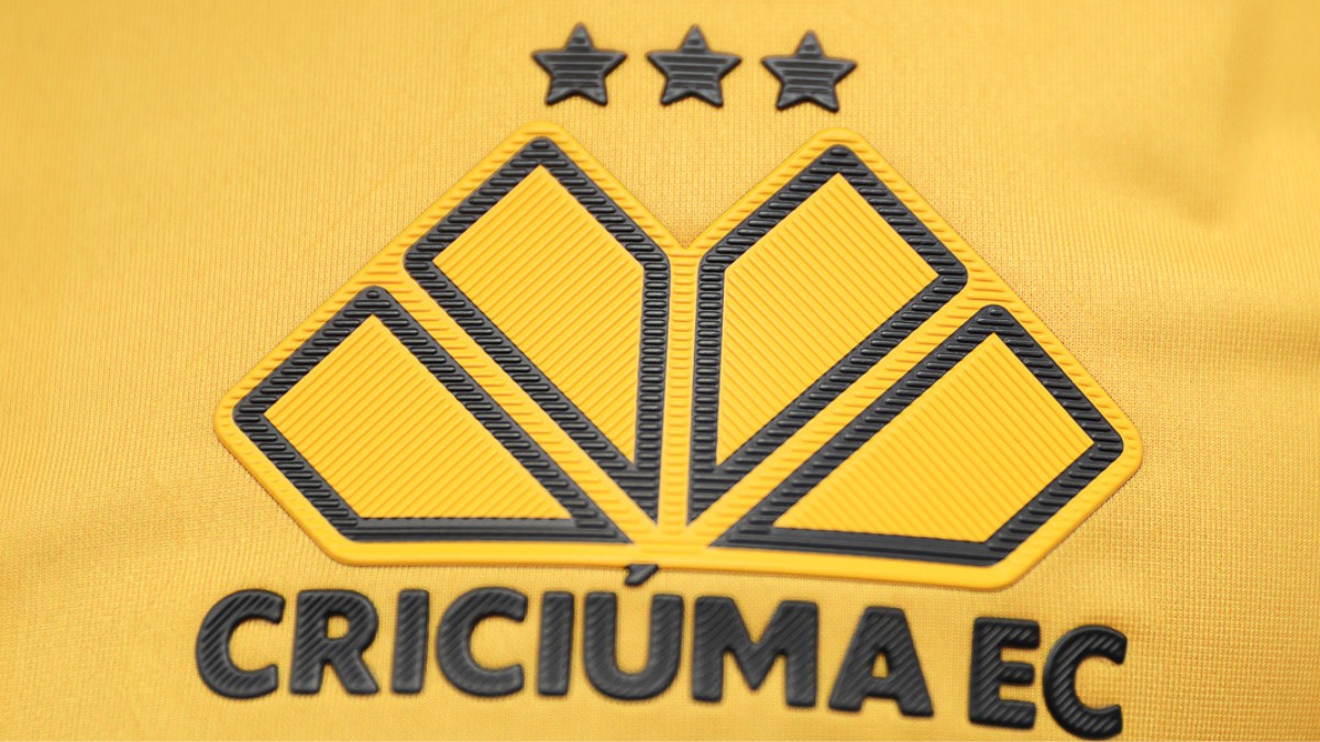 Criciúma lidera ranking de escudos entre catarinenses; veja notas e vote no mais bonito