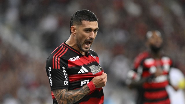 Arrascaeta comemora primeiro gol do Flamengo contra o Bahia