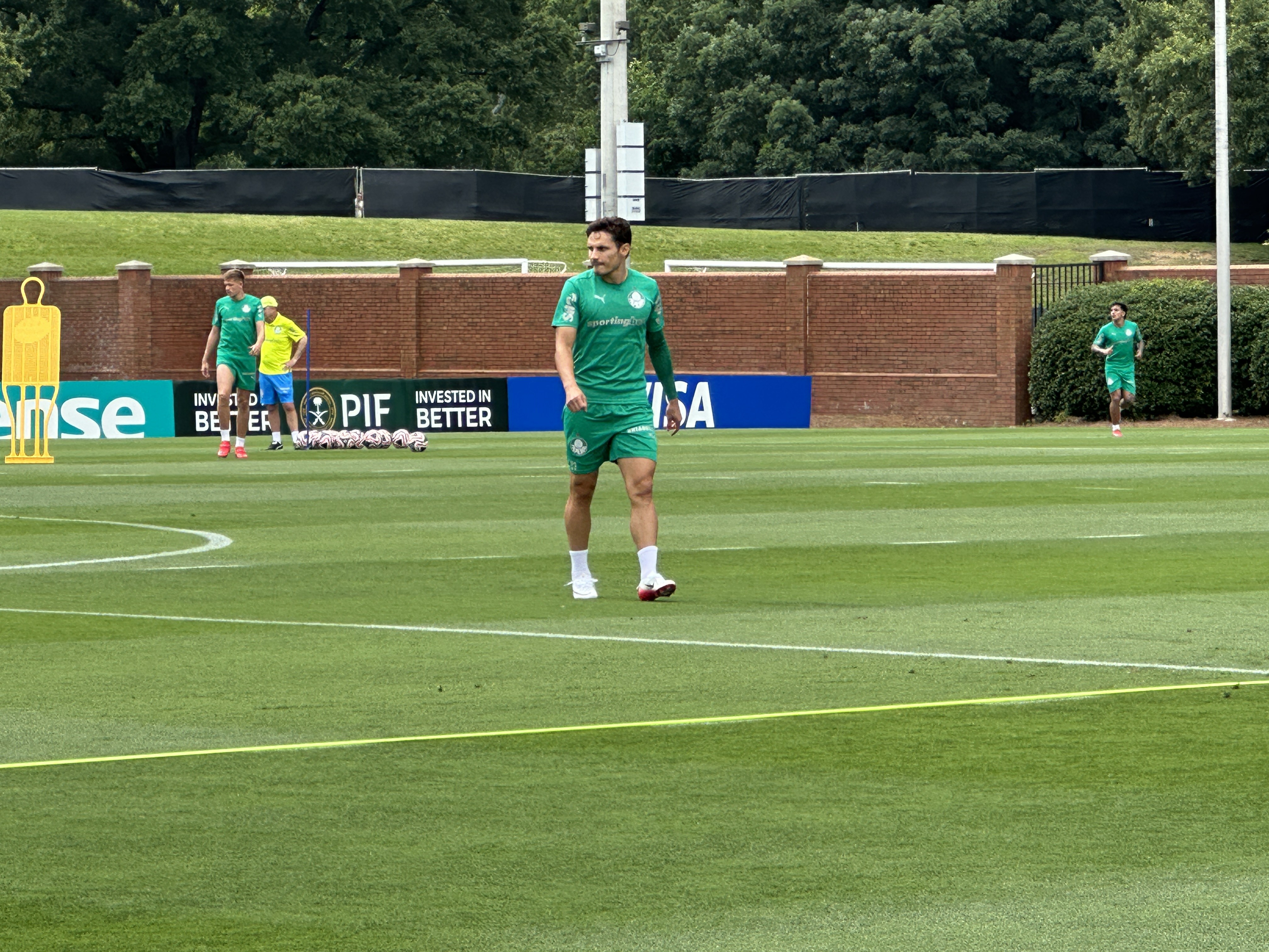 Escalação: Palmeiras treina sem titulares e Paulinho e inicia preparação para o Al Ahly