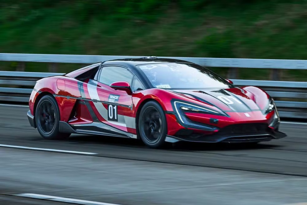 Recordista de velocidade também se destacou em Nürburgring — Foto: Divulgação