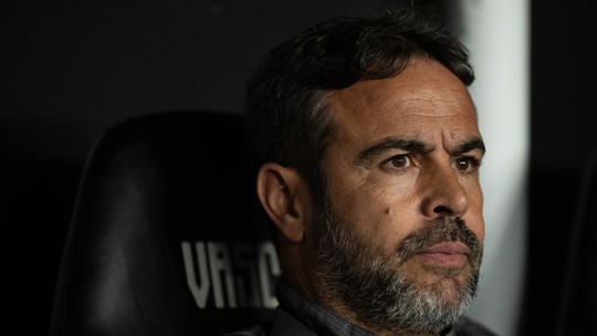 Artur Jorge faz cobrança no Cruzeiro antes de clássico: "Temos que ser mais intensos"