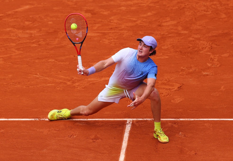 João Fonseca x Draper pela terceira rodada de Roland Garros — Foto: Reuters