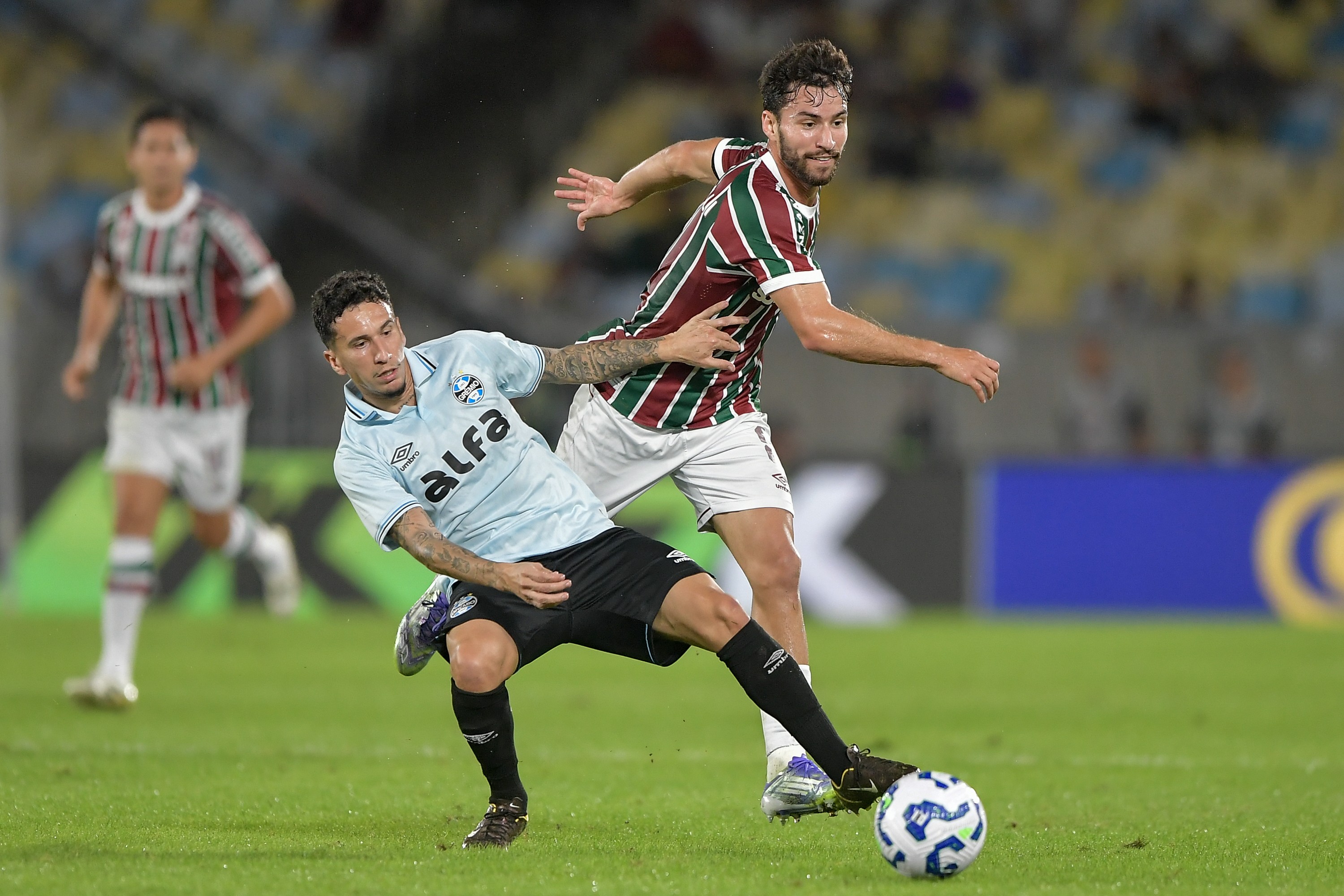 Atuações do Grêmio: defesa tem dificuldades pelo alto em derrota para o Fluminense