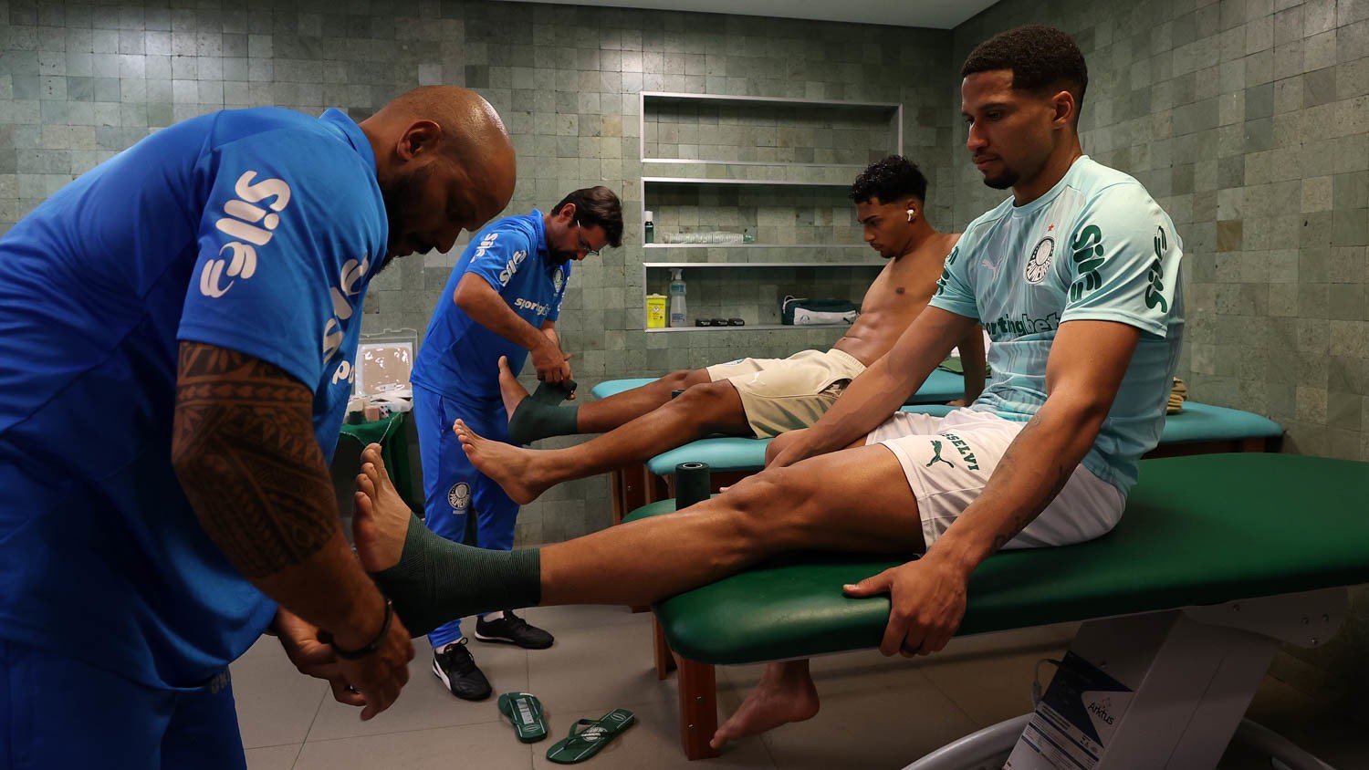 MAIS UM DESFALQUE! Murilo é mais uma baixa no Palmeiras após lesão na coxa.