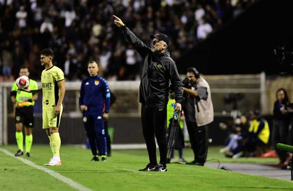 Caetano vira dúvida, e Mano ganha problema para montar defesa do Corinthians contra o São Bernardo