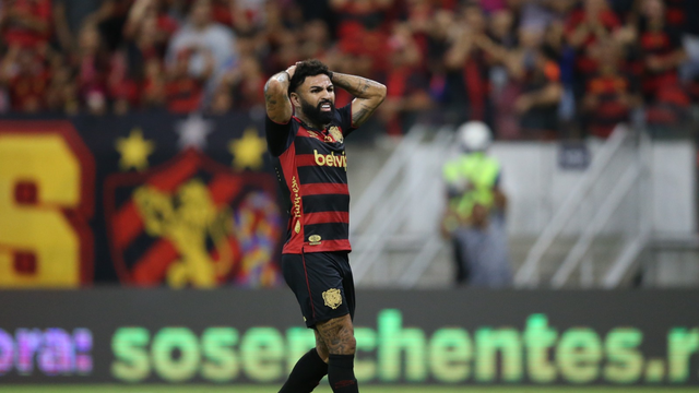 Romarinho lamenta chance desperdiçada contra o Galo