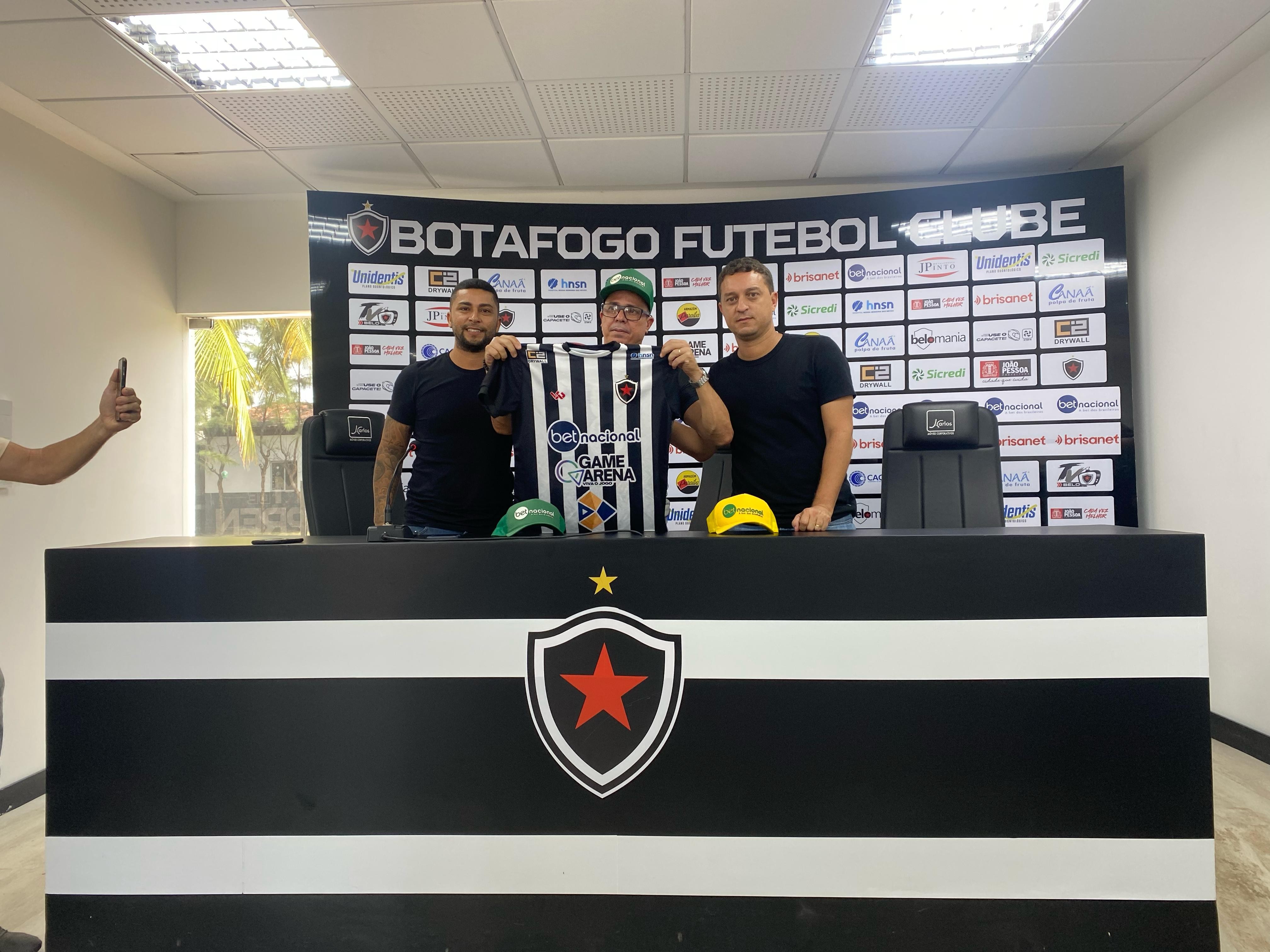 Piza é apresentado no Botafogo-PB e esclarece episódio com Fausto no Manaus: 