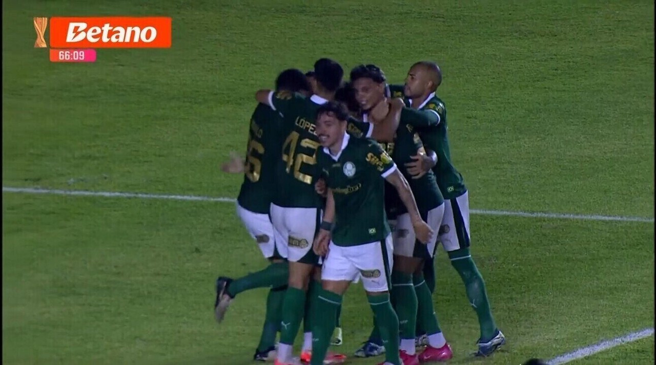 Harry Kane e Messi auxiliam artilheiro do Palmeiras em nova posição ofensiva.