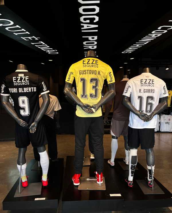 Loja da Arena Corinthians lança camisa oficial de Gustavo Henrique: confira a novidade