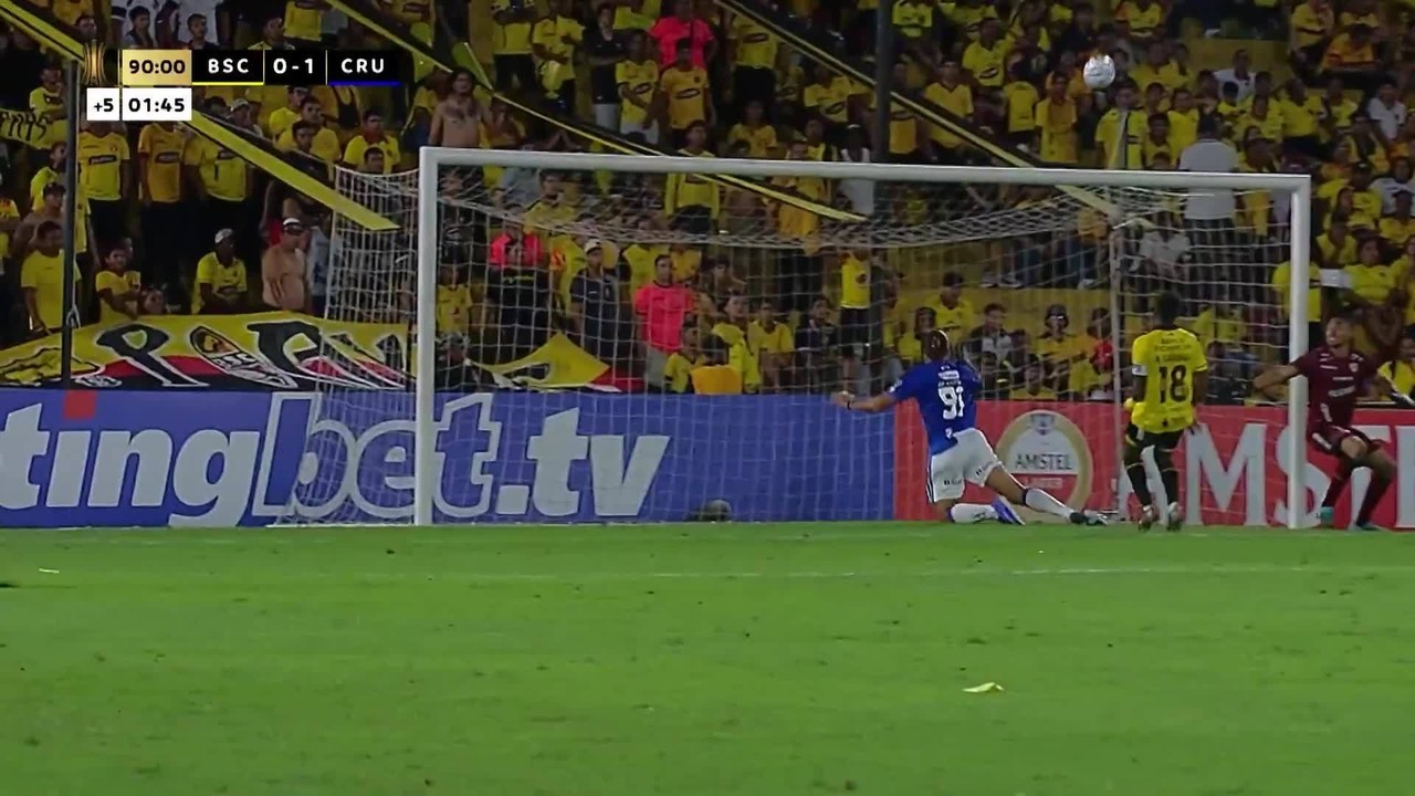 Chico da Costa perde grande oportunidade e permanece sem gols no Cruzeiro