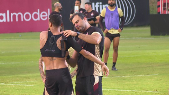 Caio Vinícius volta a treinar com o elenco do Vitóriabetano tudo sobretardebetano tudo sobrereapresentação 