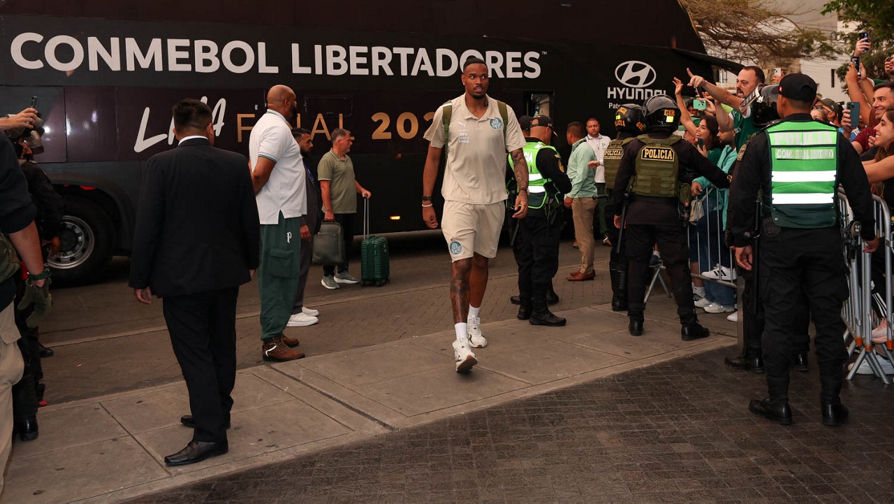 SERÁ TITULAR? Goleiro assume protagonismo no Palmeiras e pode ser decisivo na Libertadores contra o Fla