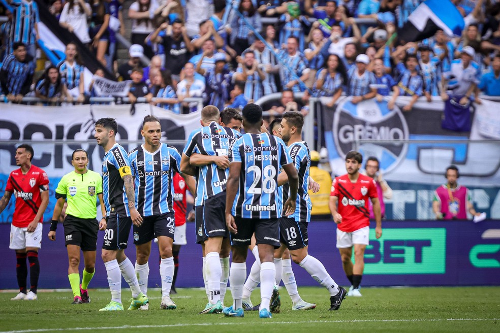 Grêmio x Atlético-GO na Arena — Foto: Maxi Franzoi/AGIF