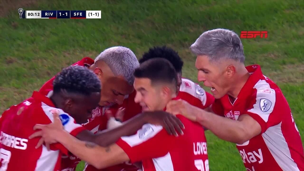 Torcedores do River Plate protestam contra Coudet e pedem retorno de Ramón Díaz; veja
