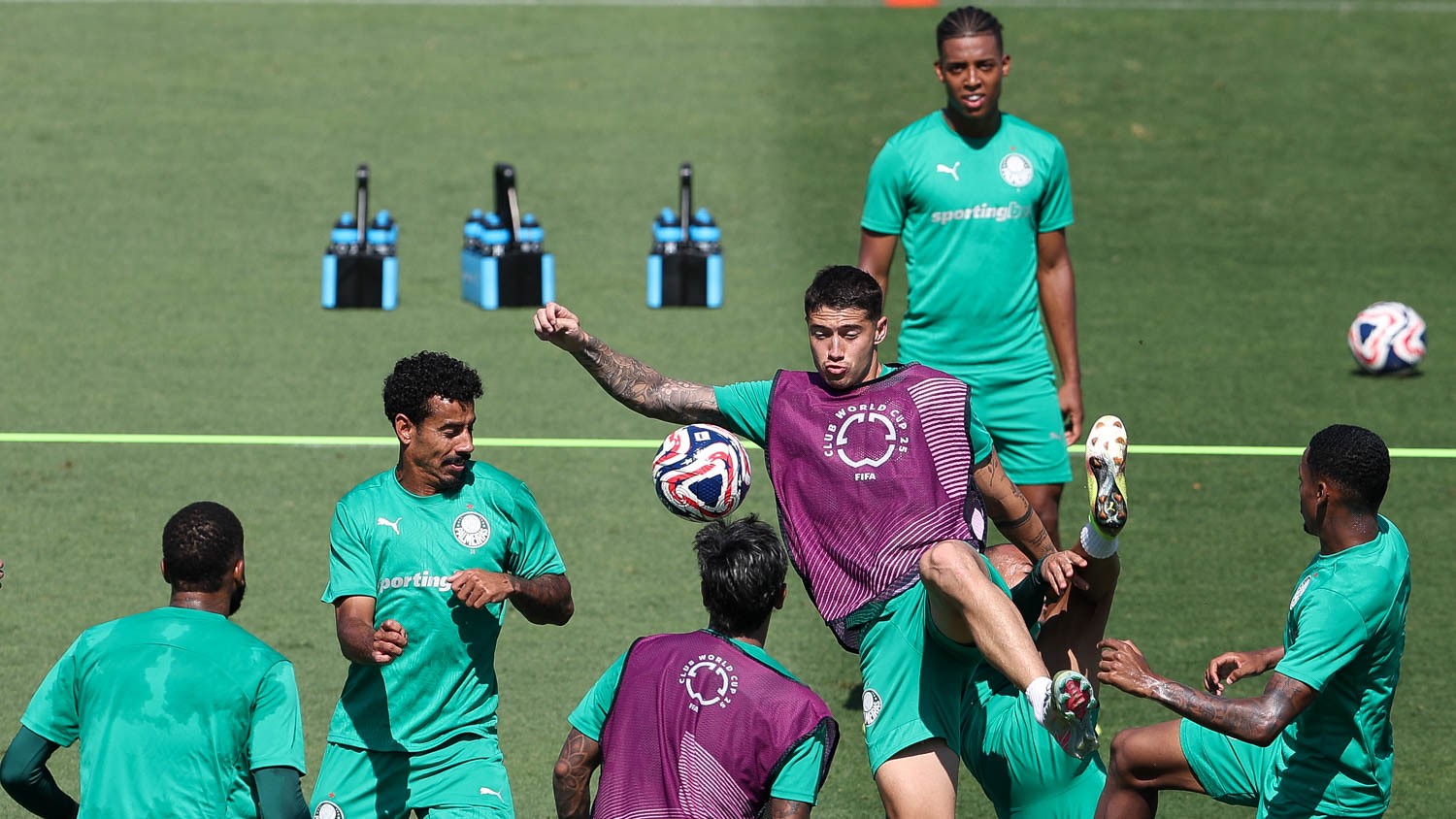 Aníbal desfalca Palmeiras e Abel ajusta meio-campo para próximo jogo.