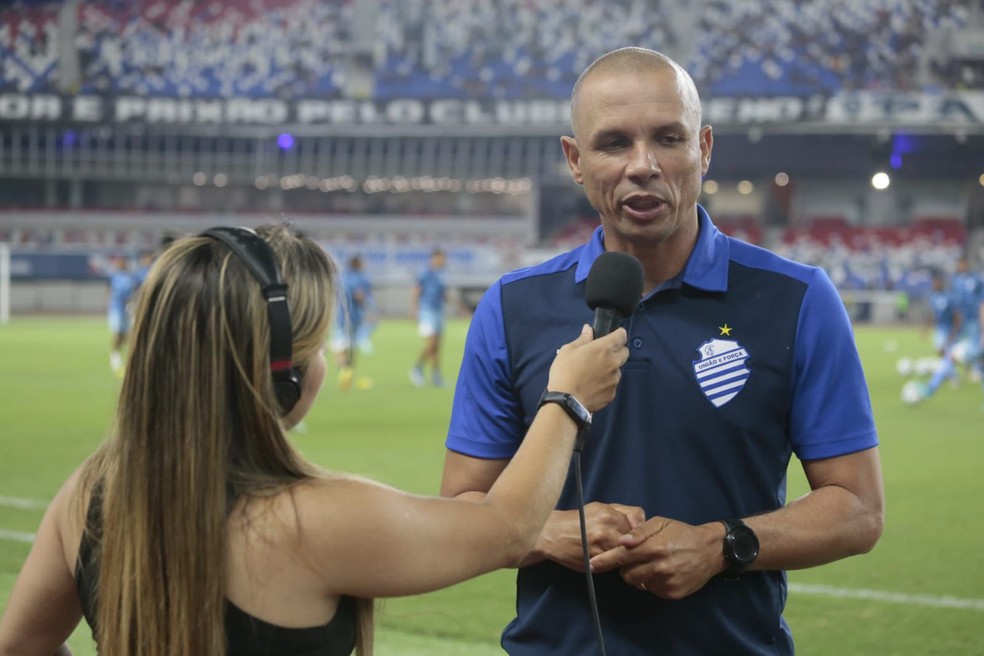 Higo Magalhães, técnico do CSA, disse que os jogadores foram valentes  — Foto: Mário Quadros
